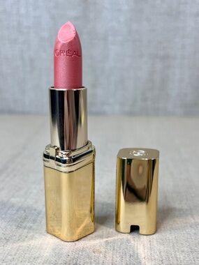 ❤️3 for $30❤️ L'Oreal Paris Colour Riche Lipstick in 140 Mauved